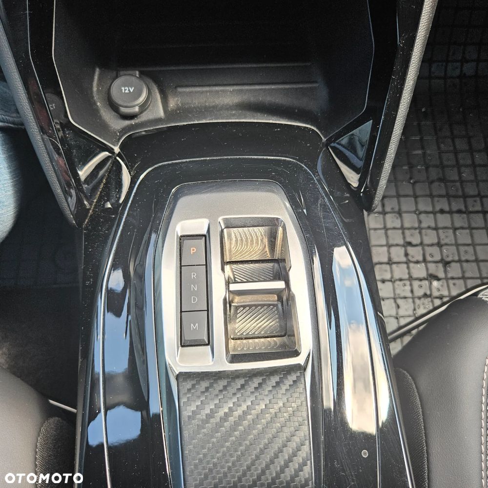 Peugeot 2008 PureTech mHEV Allure e-DCS6 - 19