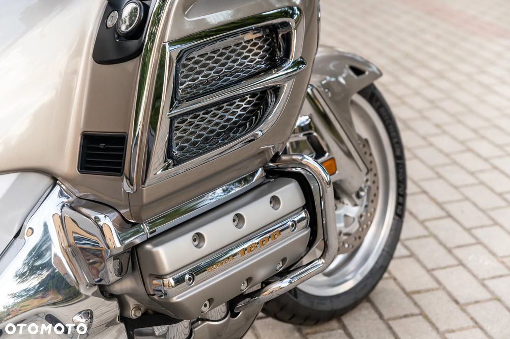 Honda GL - 33