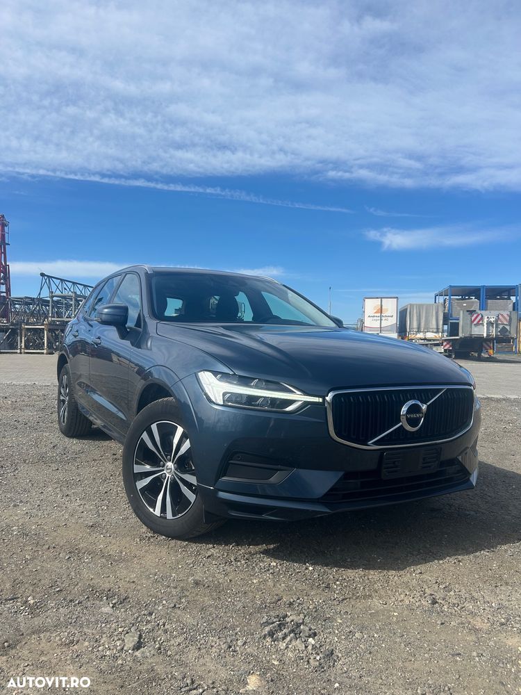 Volvo XC 60 B4 MHEV AWD Momentum - 2