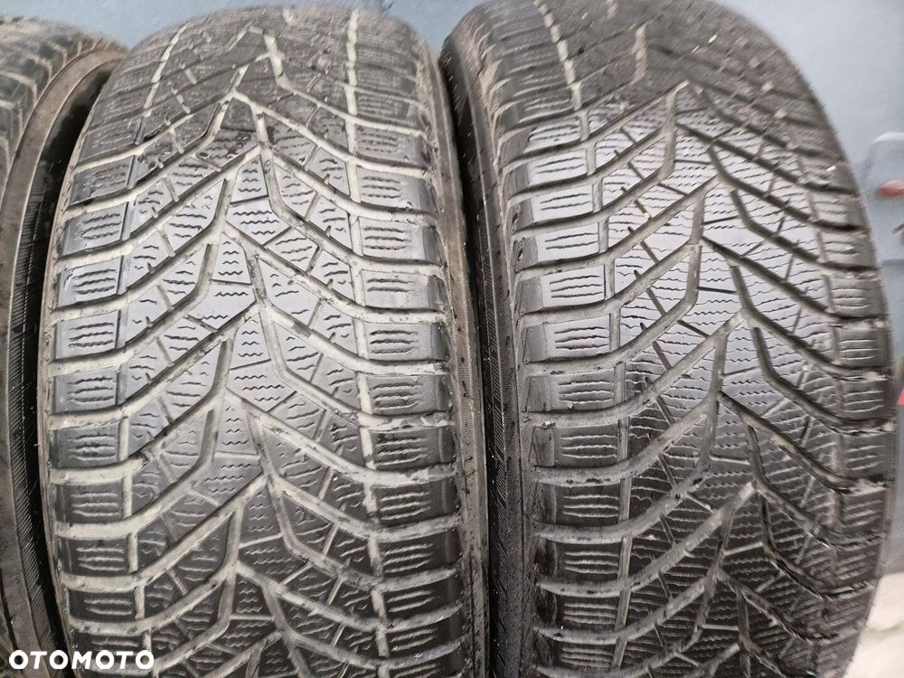 225/55R19 Yokohama Bluearth Winter V905 komplet opon zima 6,1mm - 3