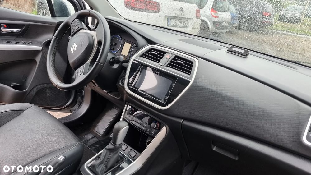 Suzuki SX4 S-Cross 1.6 DDiS TCSS 4x4 Comfort+ - 28