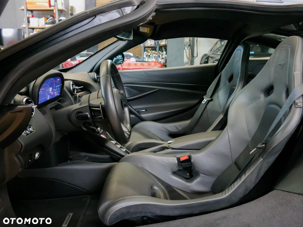 McLaren 720S Coupe - 8