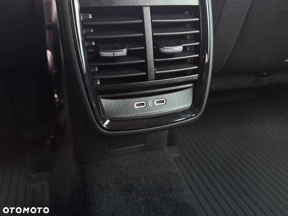 Skoda Kamiq 1.0 TSI Selection DSG - 32