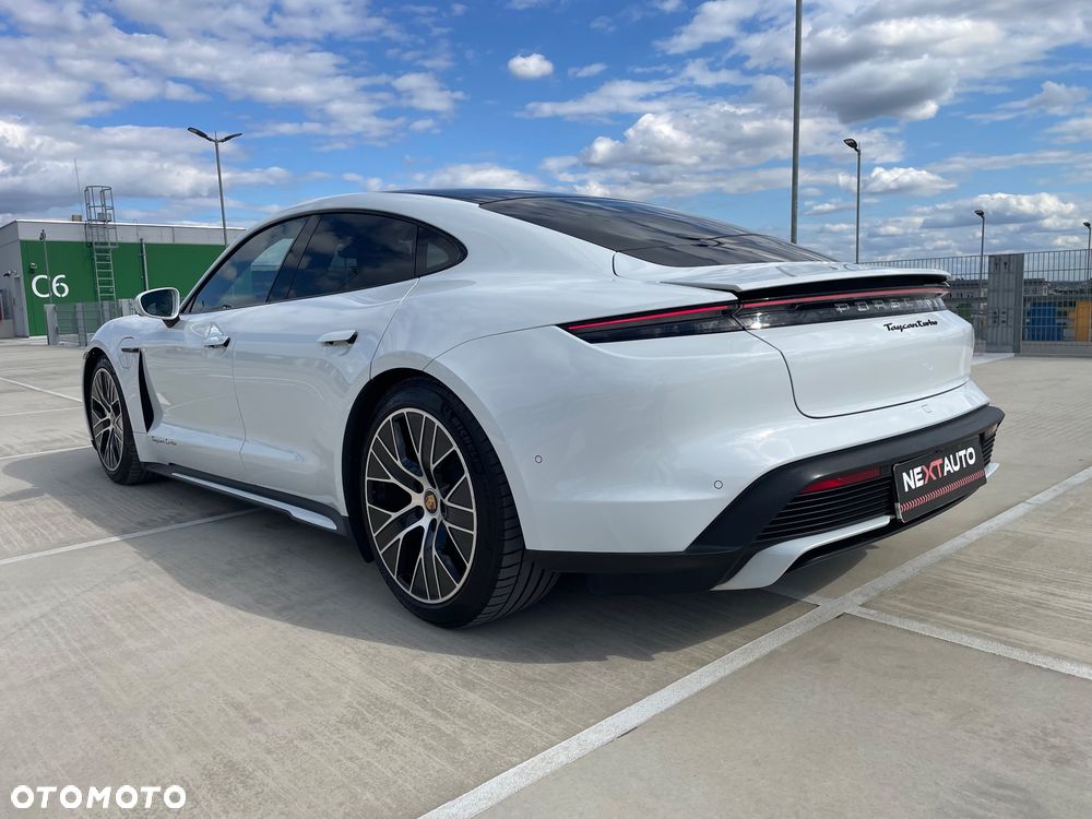 Porsche Taycan Turbo - 6