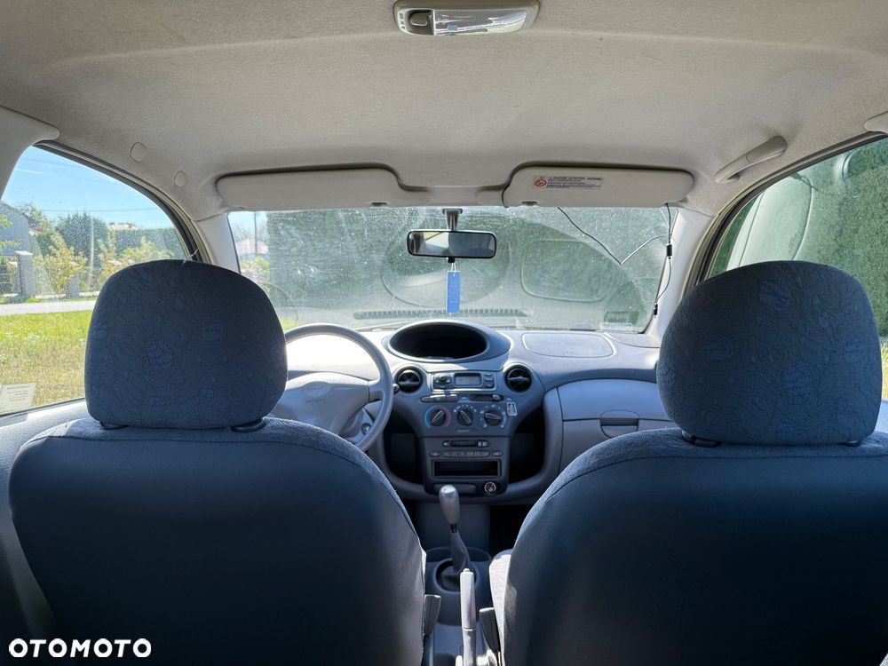 Toyota Yaris - 11