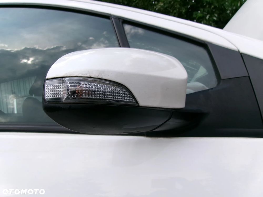 LUSTERKO  PRAWE ELEKTR. TOYOTA YARIS III 040 - 1