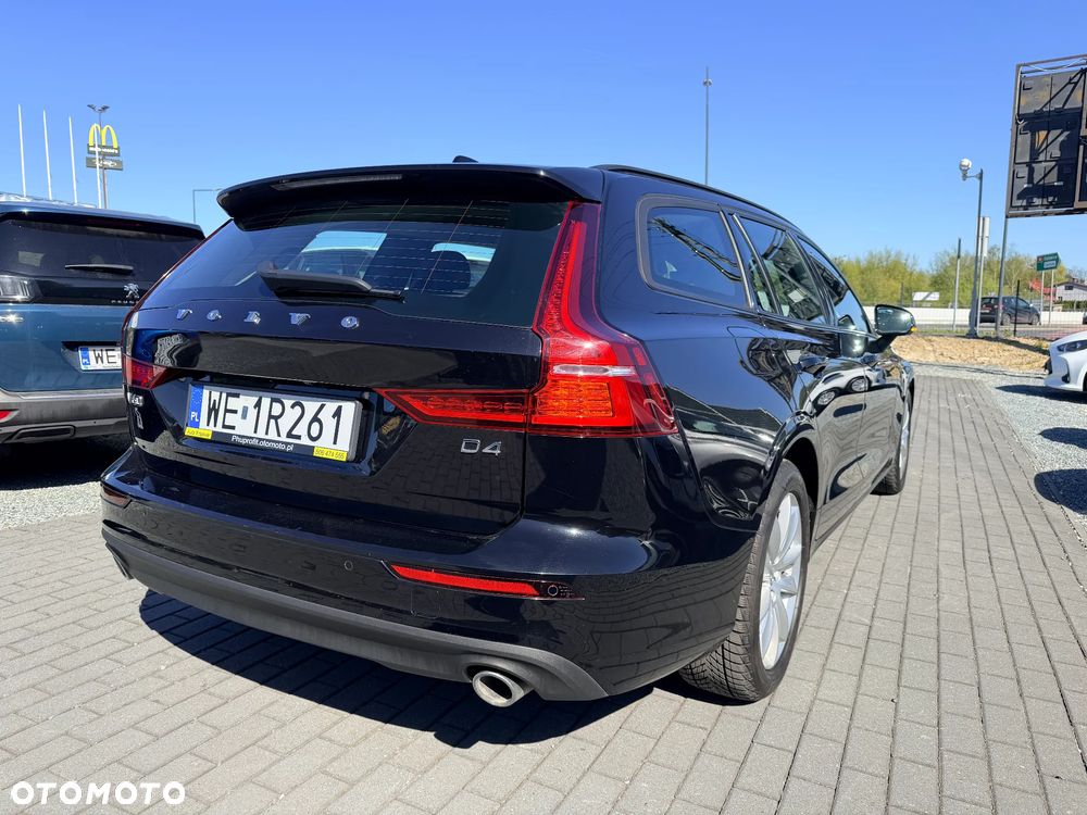 Volvo V60 D4 Momentum Pro - 9
