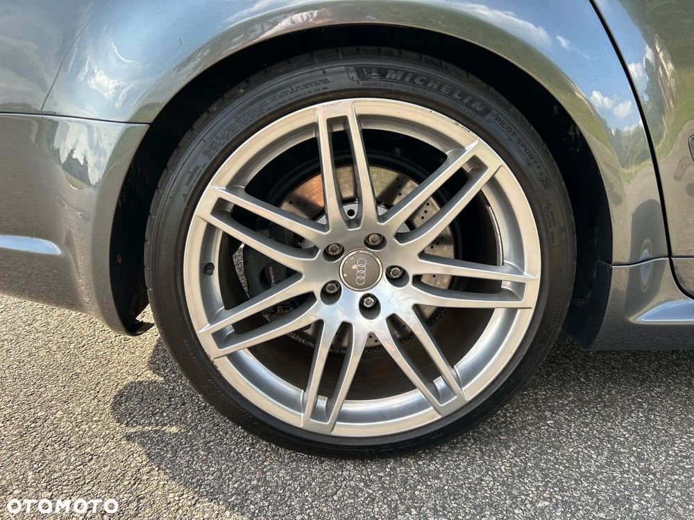 Audi RS4 Limousine - 17