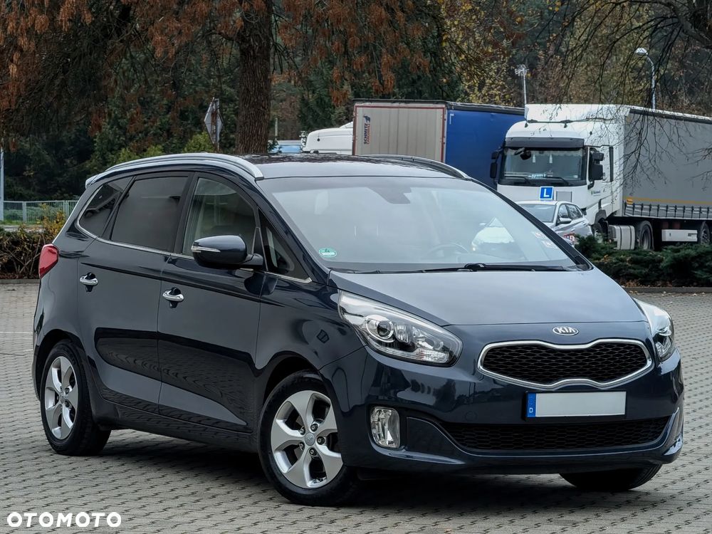 Kia Carens - 4