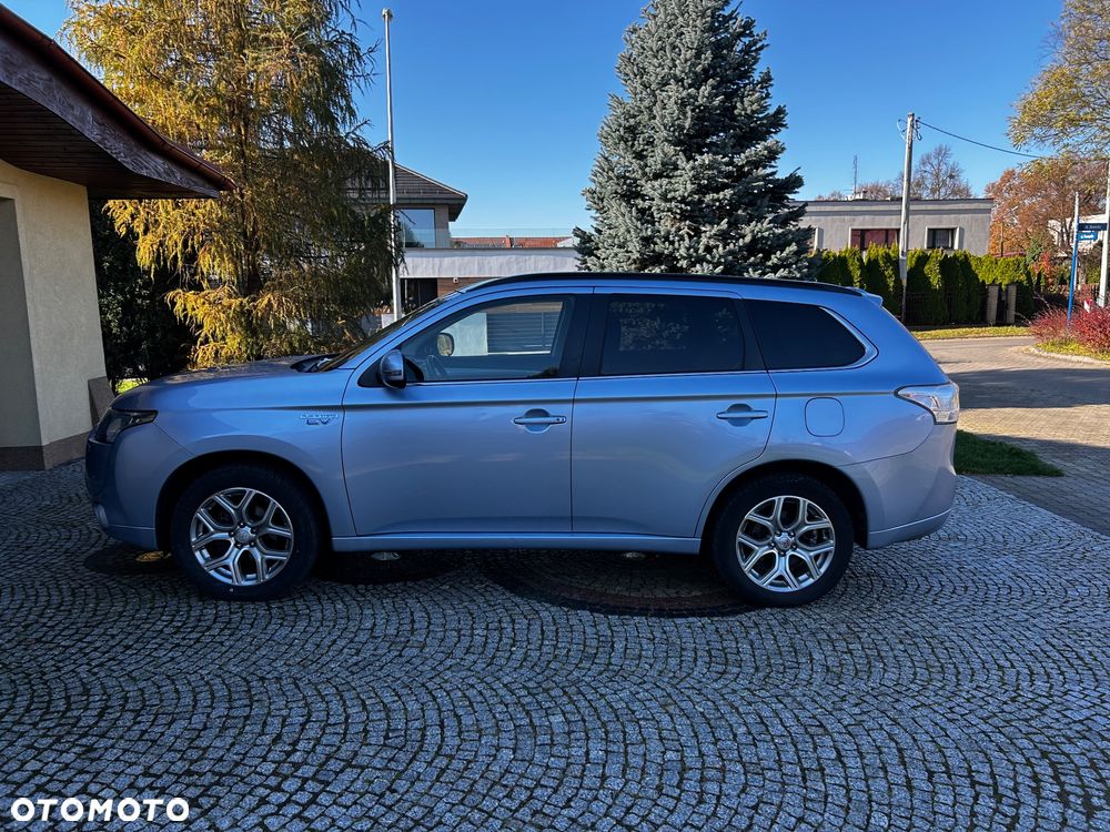 Mitsubishi Outlander 2.0 4WD Top - 27
