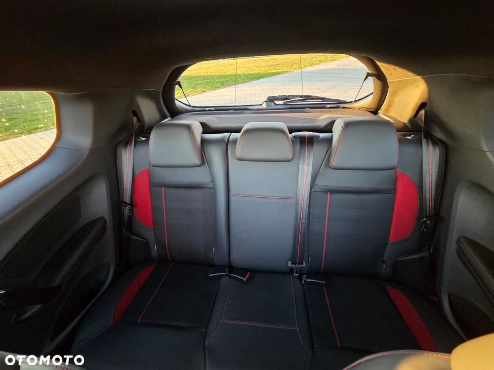 Peugeot 208 1.6 THP GTi - 12