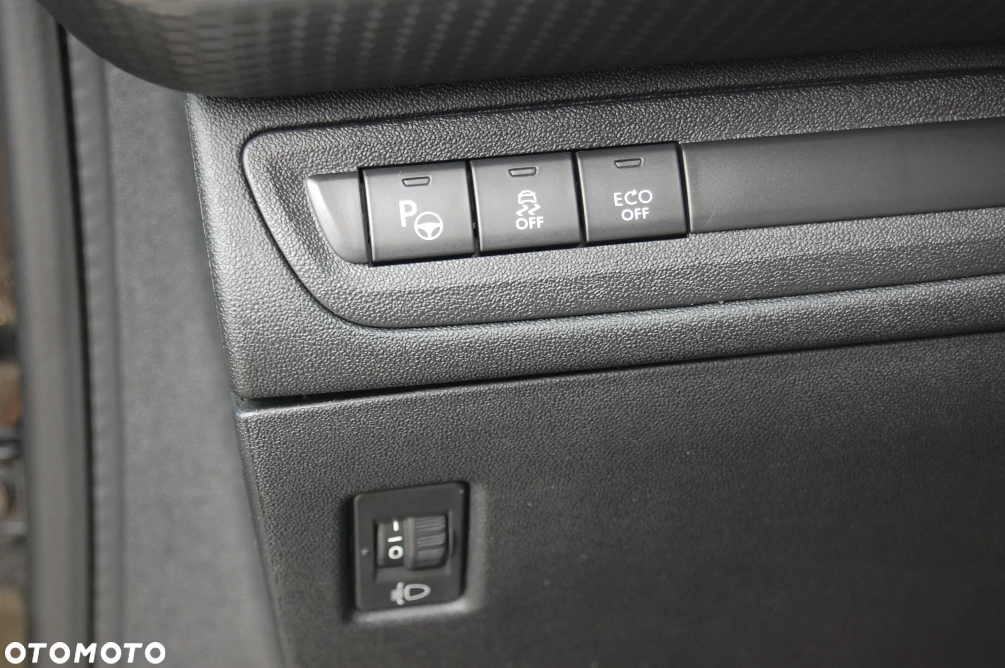 Peugeot 2008 BlueHDi 100 STOP & START Allure - 12