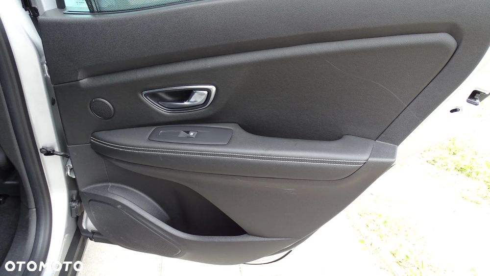 Renault Scenic ENERGY TCe 130 BOSE EDITION - 23