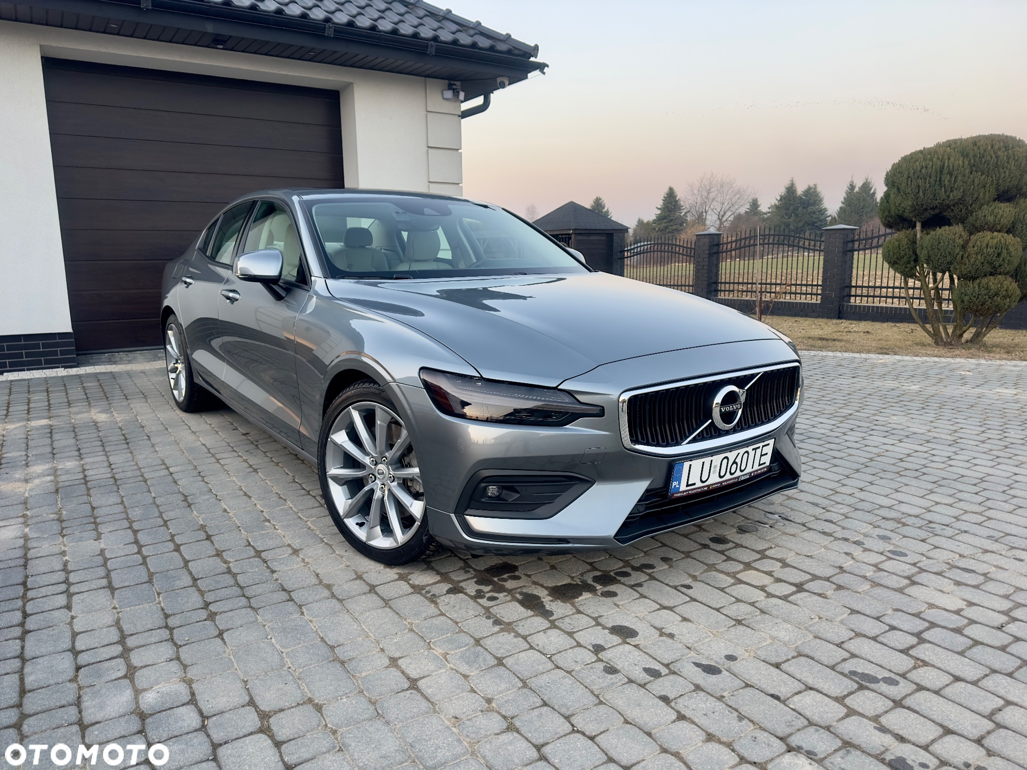 Volvo S60 T6 AWD Momentum Pro - 2