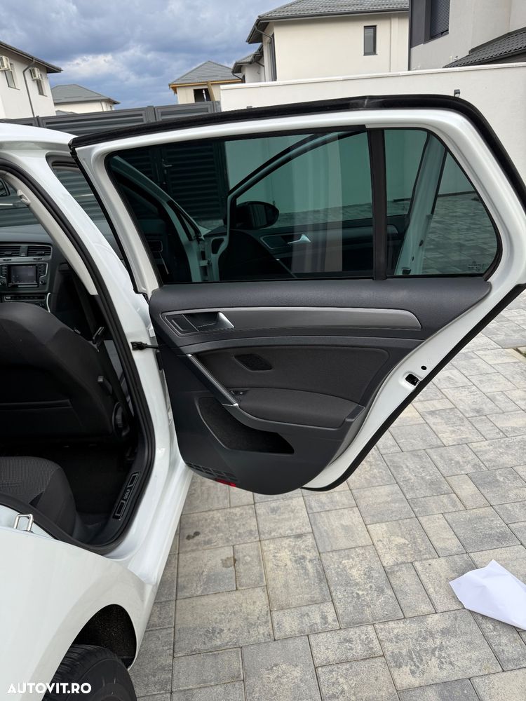 Volkswagen Golf 1.6 TDI DPF BMT DSG Comfortline - 24