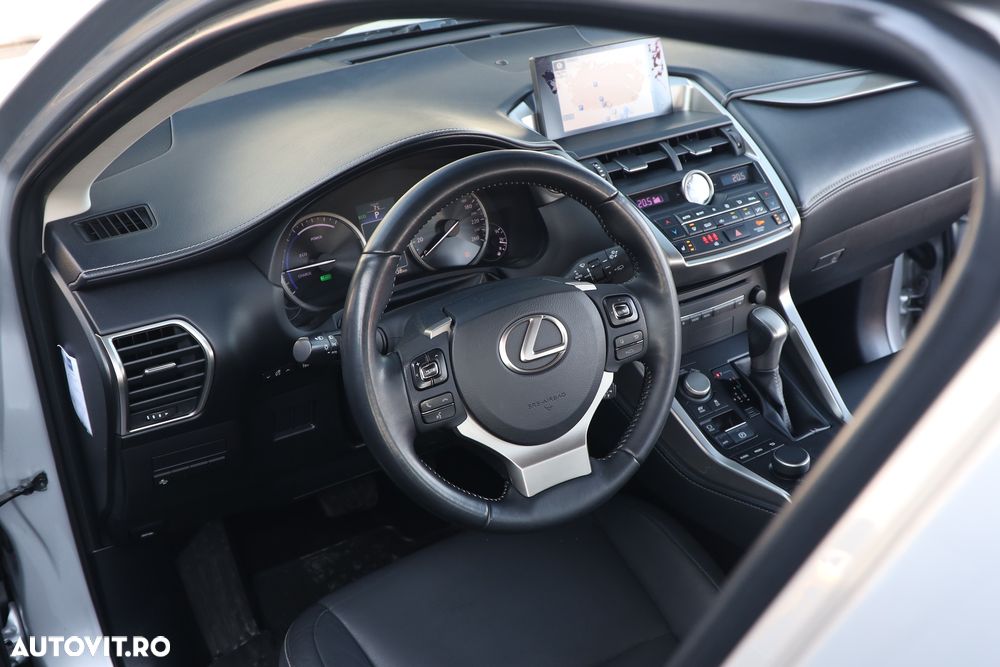 Lexus Seria NX 300h - 25