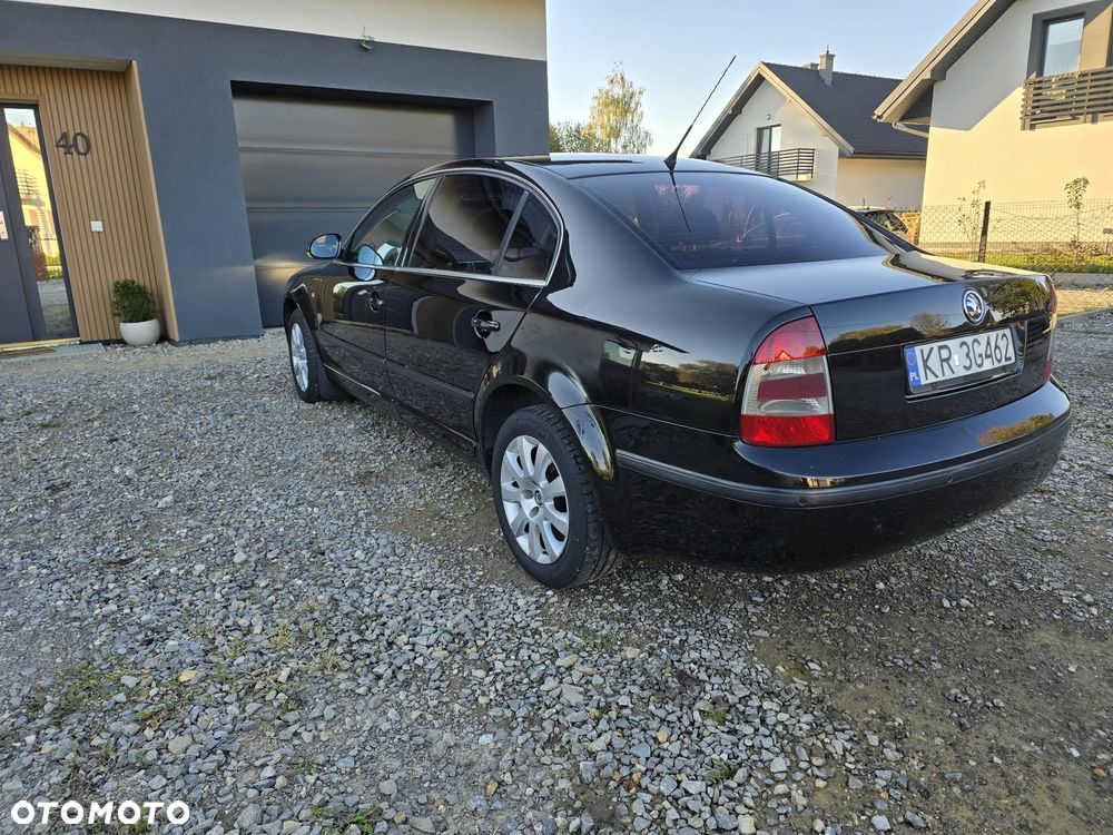 Skoda Superb 2008 photo 3