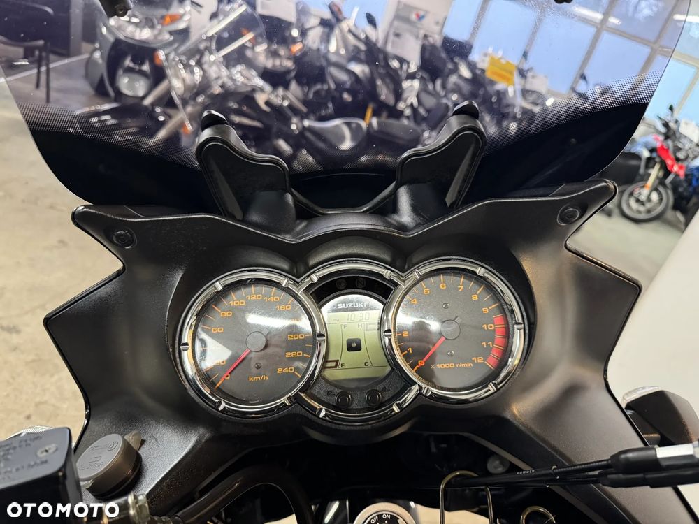 Suzuki DL - 32