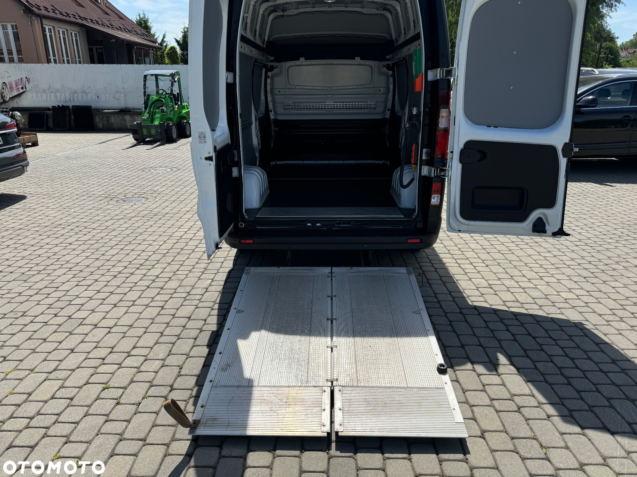 Renault Trafic - 16
