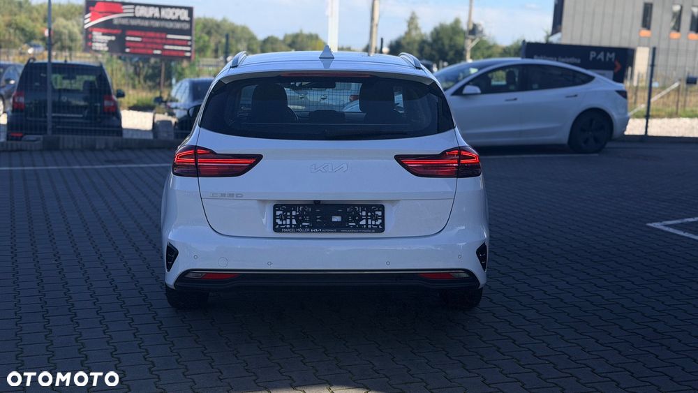 Kia Ceed - 6