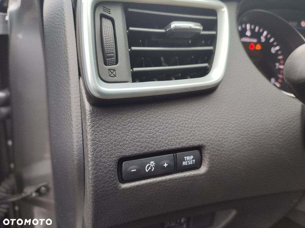 Nissan Qashqai 1.3 DIG-T N-Connecta EU6d - 16