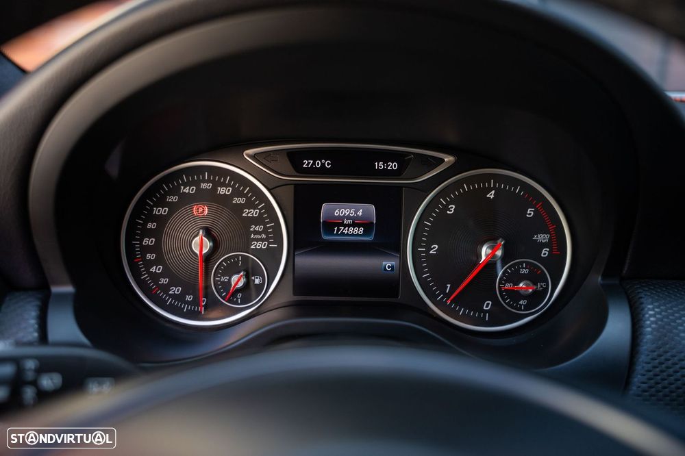 Mercedes-Benz A 180 d AMG Line - 15
