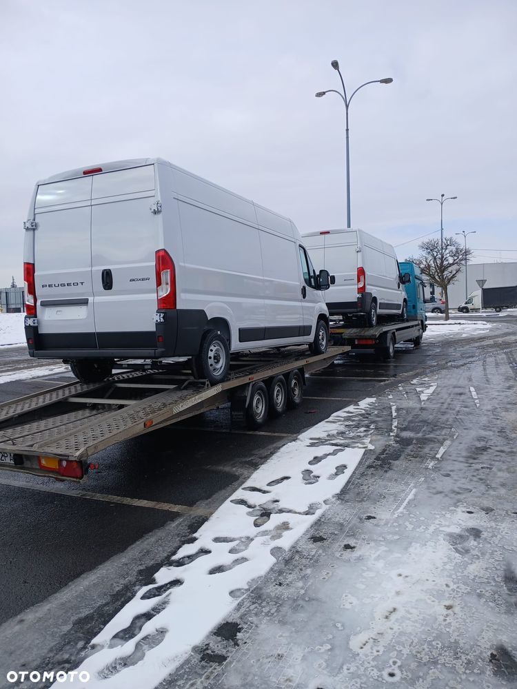 Mercedes-Benz 818 - 6