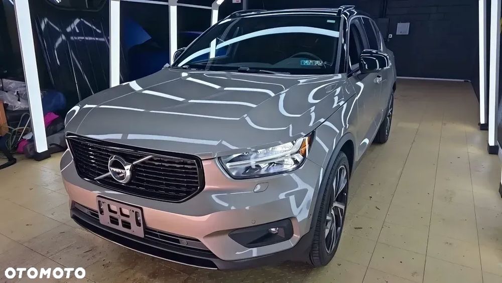 Volvo XC 40 T5 AWD Geartronic R-Design - 2