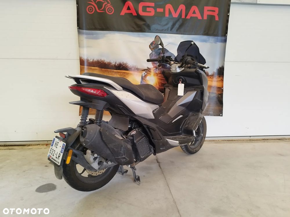 Aprilia SR - 8
