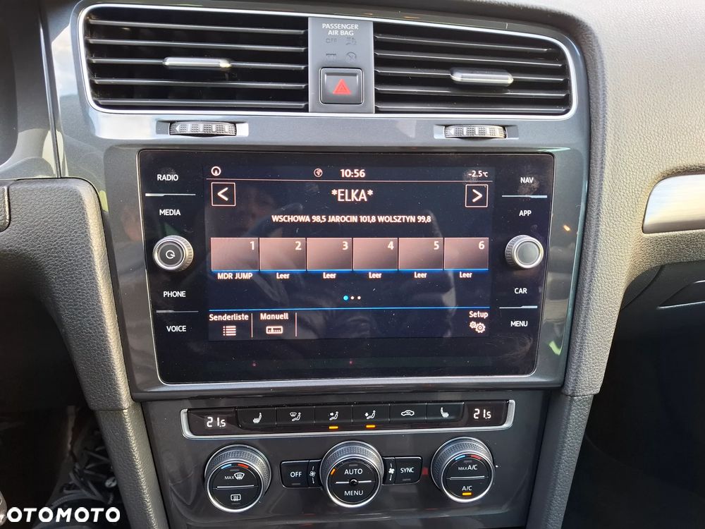 Volkswagen Golf - 25