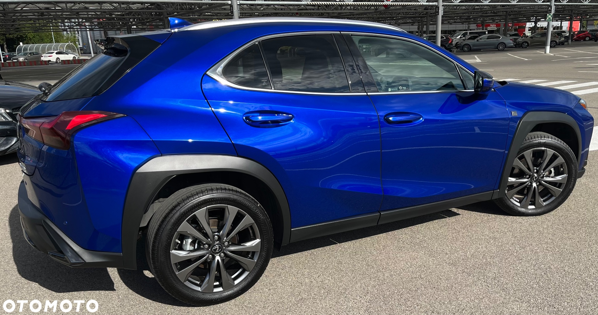 Lexus UX 250h (E-FOUR) F SPORT - 9