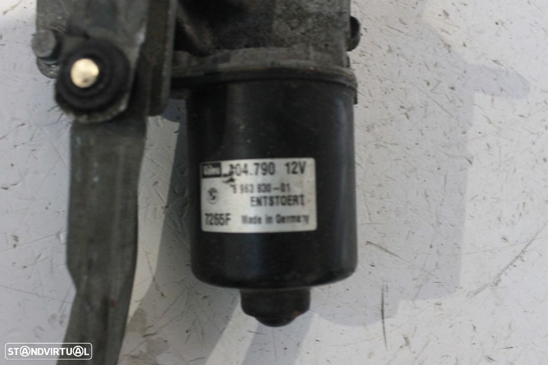Limpa Para Brisas BMW E90 de 2005 - 4