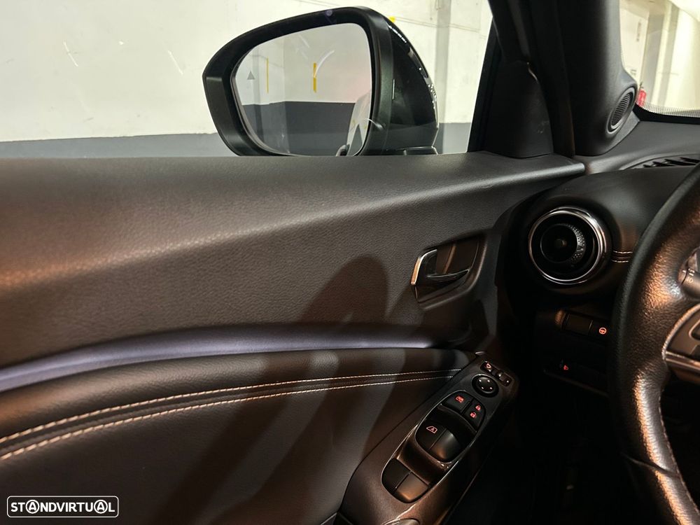 Nissan Juke 1.6 Hybrid Tekna - 38