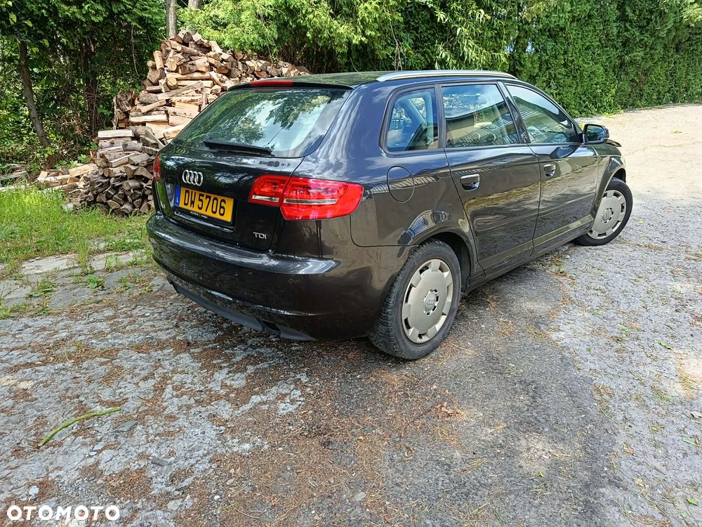Audi A3 Sportback 2.0 TDI DPF Ambiente - 3