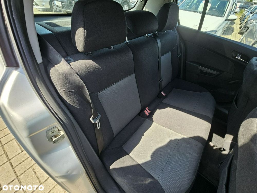 Opel Astra 1.6 Essentia Easytronic - 11