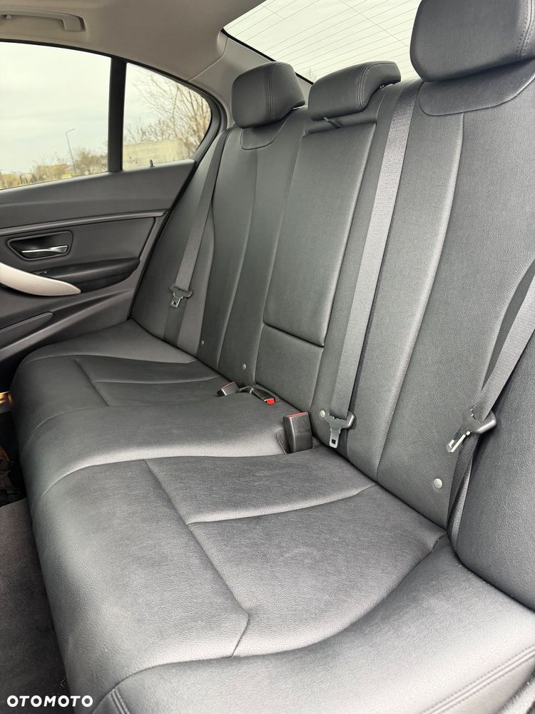 BMW Seria 3 - 27