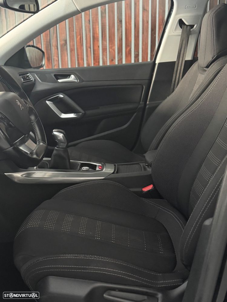 Peugeot 308 1.2 PureTech Style - 10