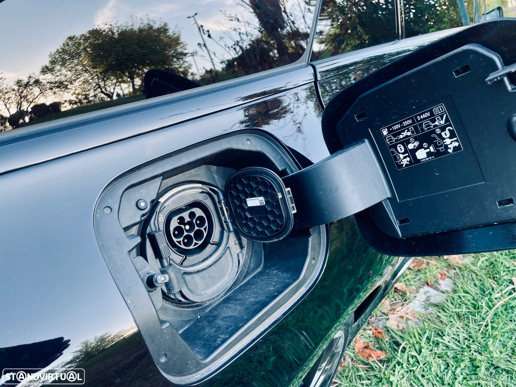 Mercedes-Benz CLA 250 e Shooting Brake AMG Line - 13