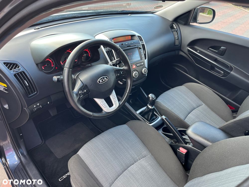 Kia Ceed 1.4 CVVT Attract - 28