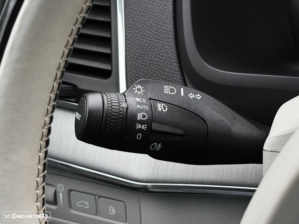 Volvo XC 90 2.0 T8 PHEV Momentum AWD - 26