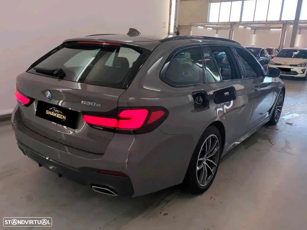 BMW 530 e Pack Desportivo M - 6