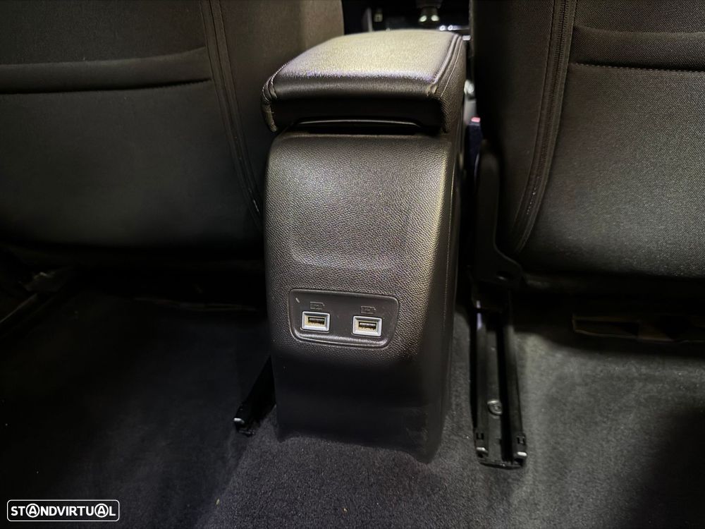 Peugeot 2008 1.2 PureTech Allure Pack - 48