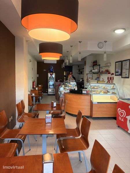 Confeitaria Pao Quente (com terminal de cozedura) em Rio Tinto - Grande imagem: 2/11