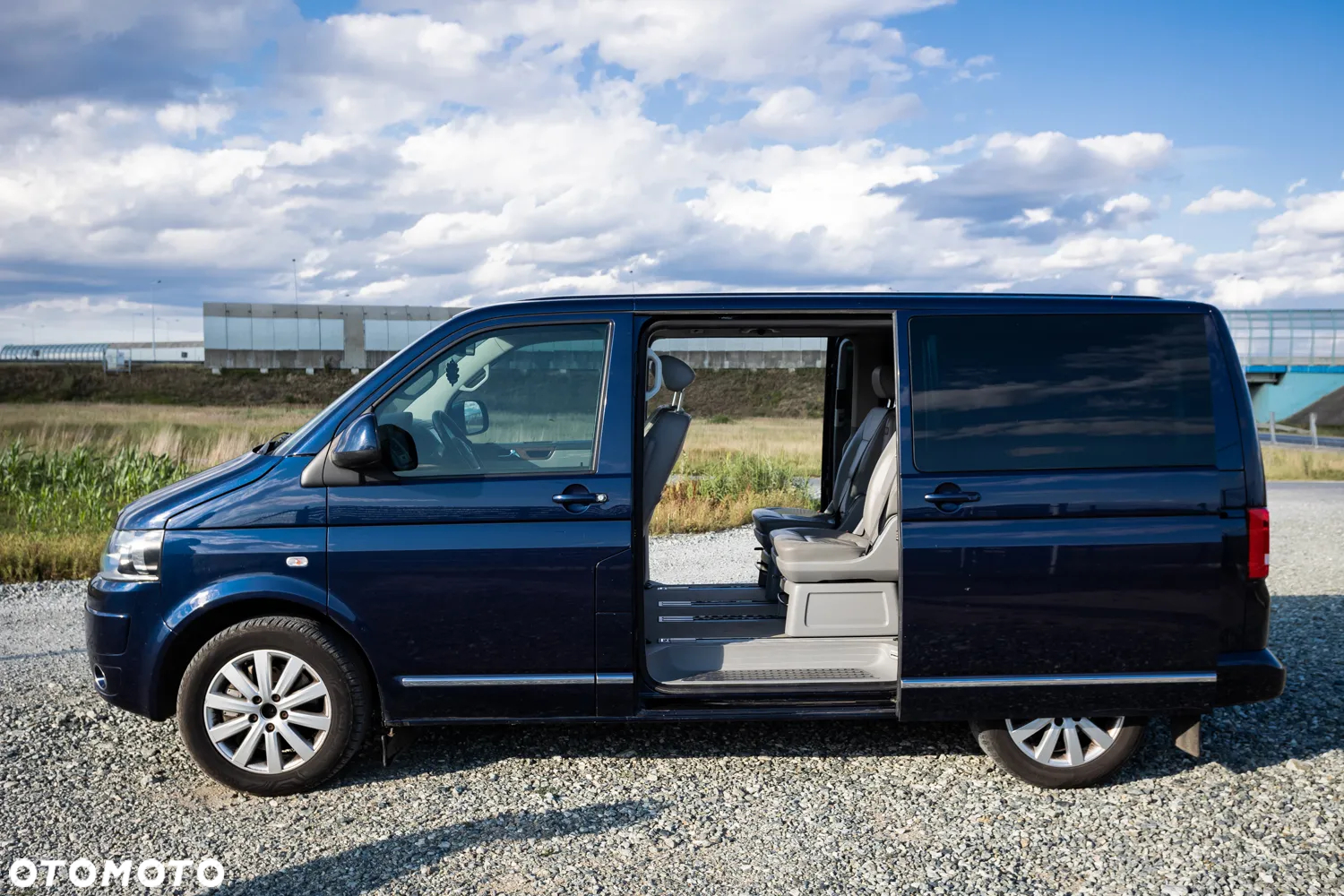 Volkswagen Multivan - 7