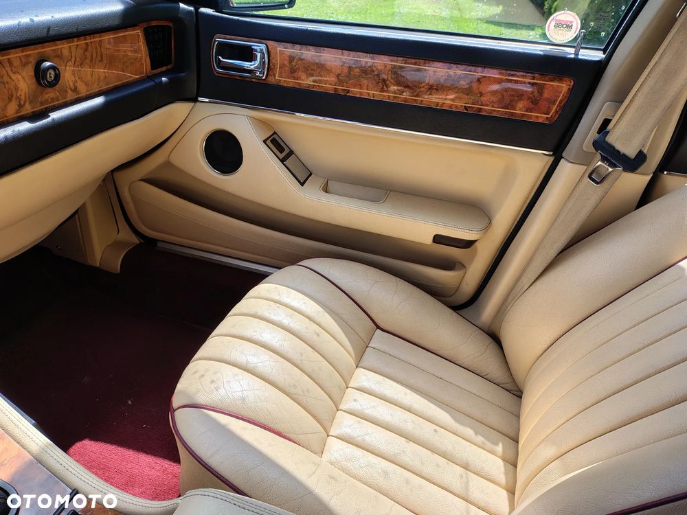 Jaguar XJ - 18