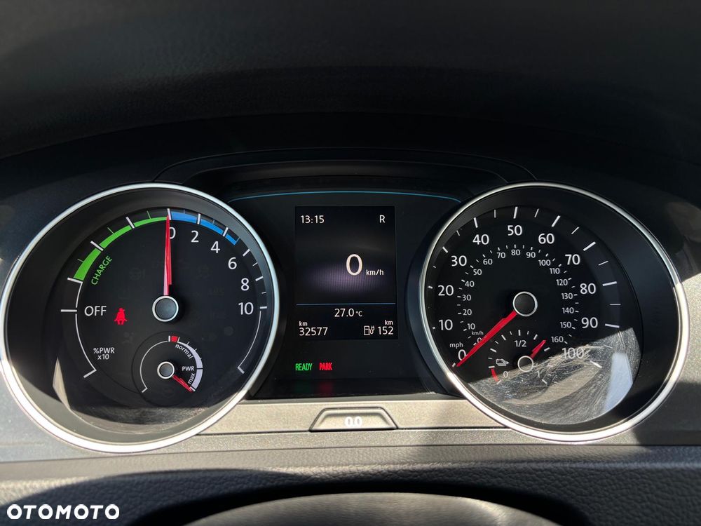 Volkswagen Golf e-Golf - 28