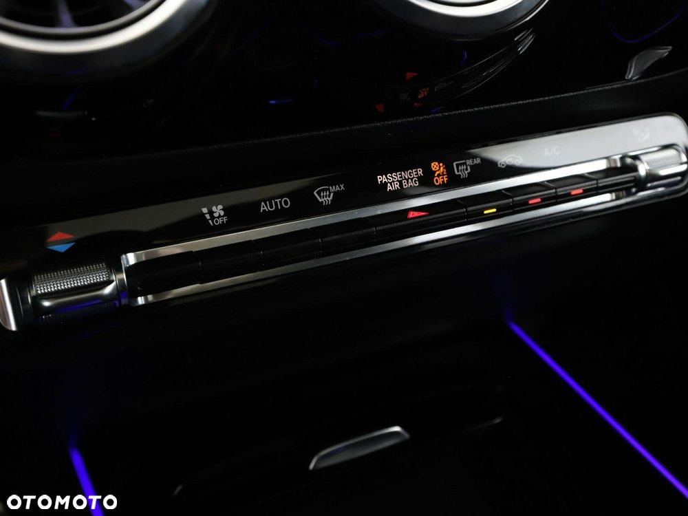 Mercedes-Benz Klasa B 180 d AMG Line 8G-DCT - 29