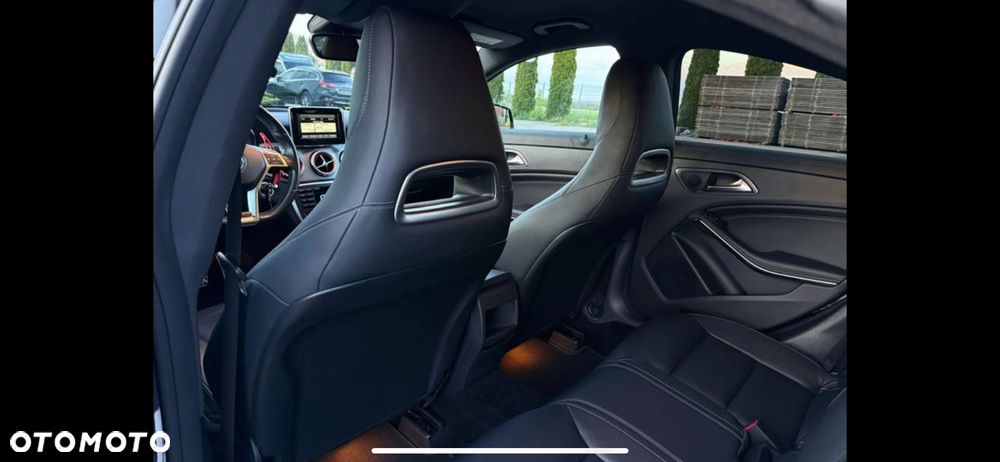 Mercedes-Benz CLA 200 7G-DCT AMG Line - 26