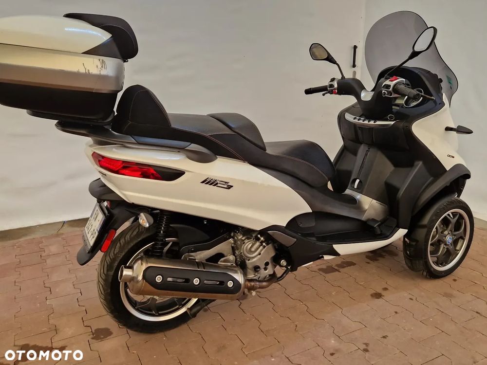 Piaggio MP-3 - 11