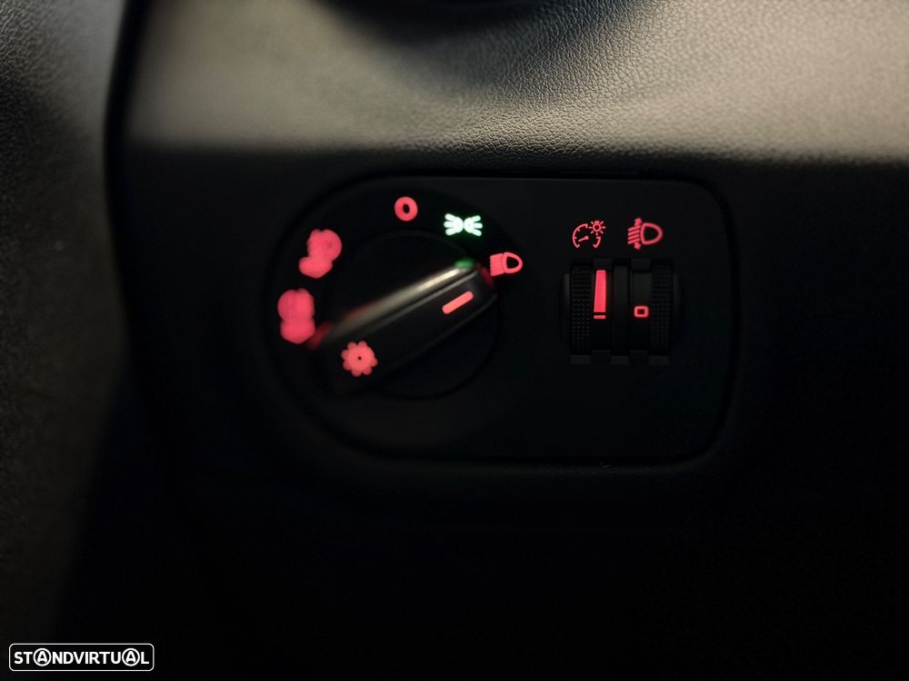 Audi A1 Sportback 1.6 TDI Business Line - 18